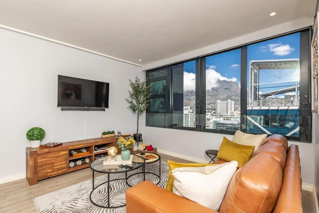 Beautiful Family Apartment With Amazing Views @ 16 On Bree Cape Town