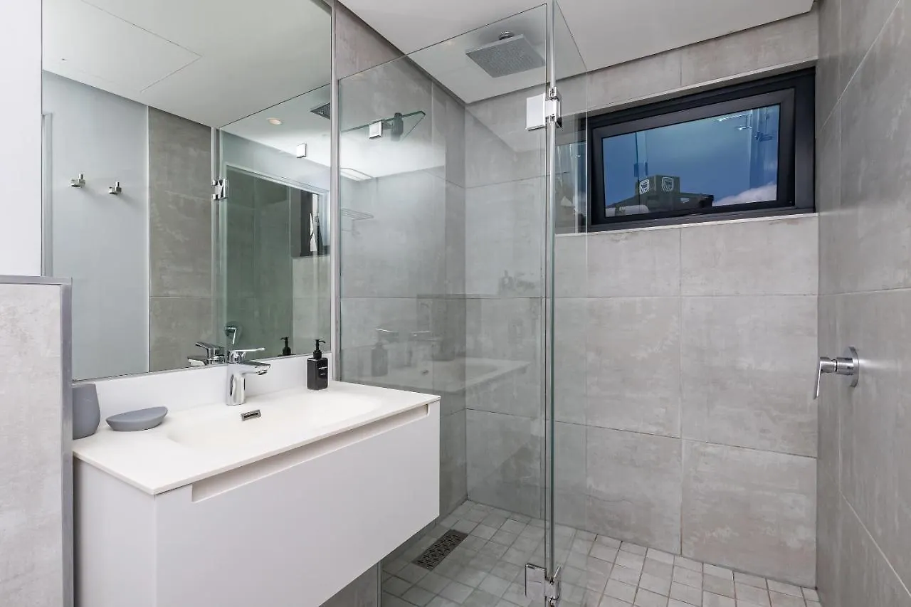 Beautiful Family Apartment With Amazing Views @ 16 On Bree Cape Town 0*,