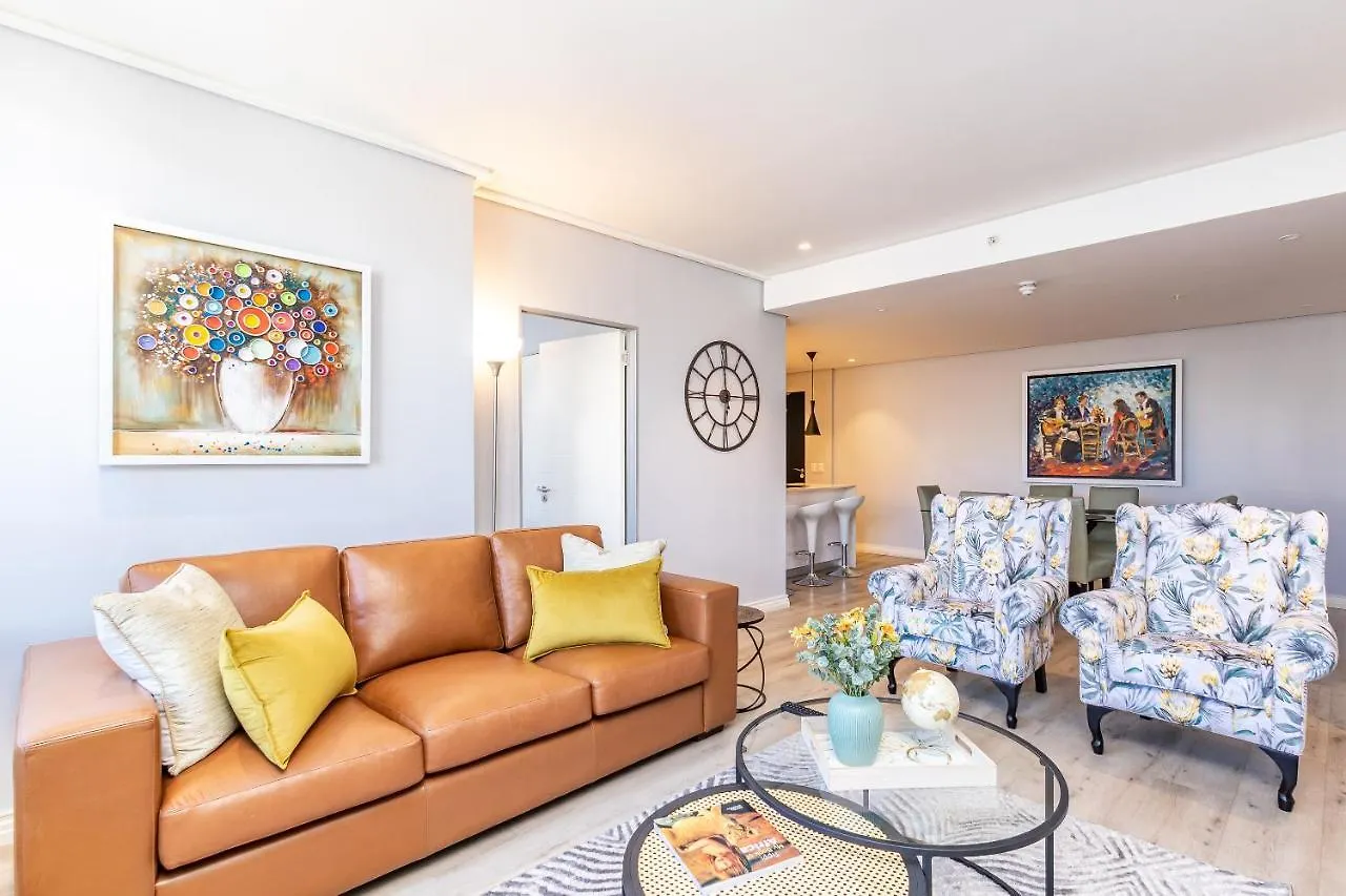 Beautiful Family Apartment With Amazing Views @ 16 On Bree Cape Town