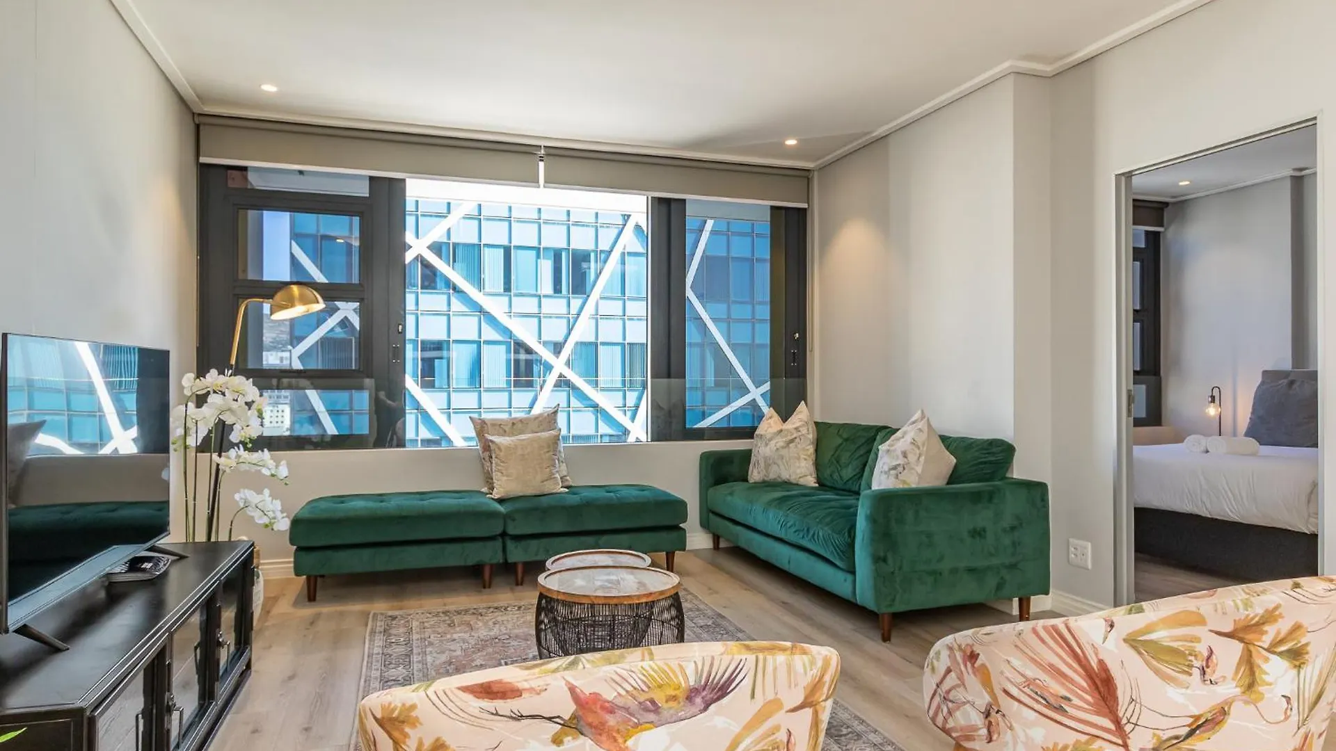 Beautiful Family Apartment With Amazing Views @ 16 On Bree Cape Town