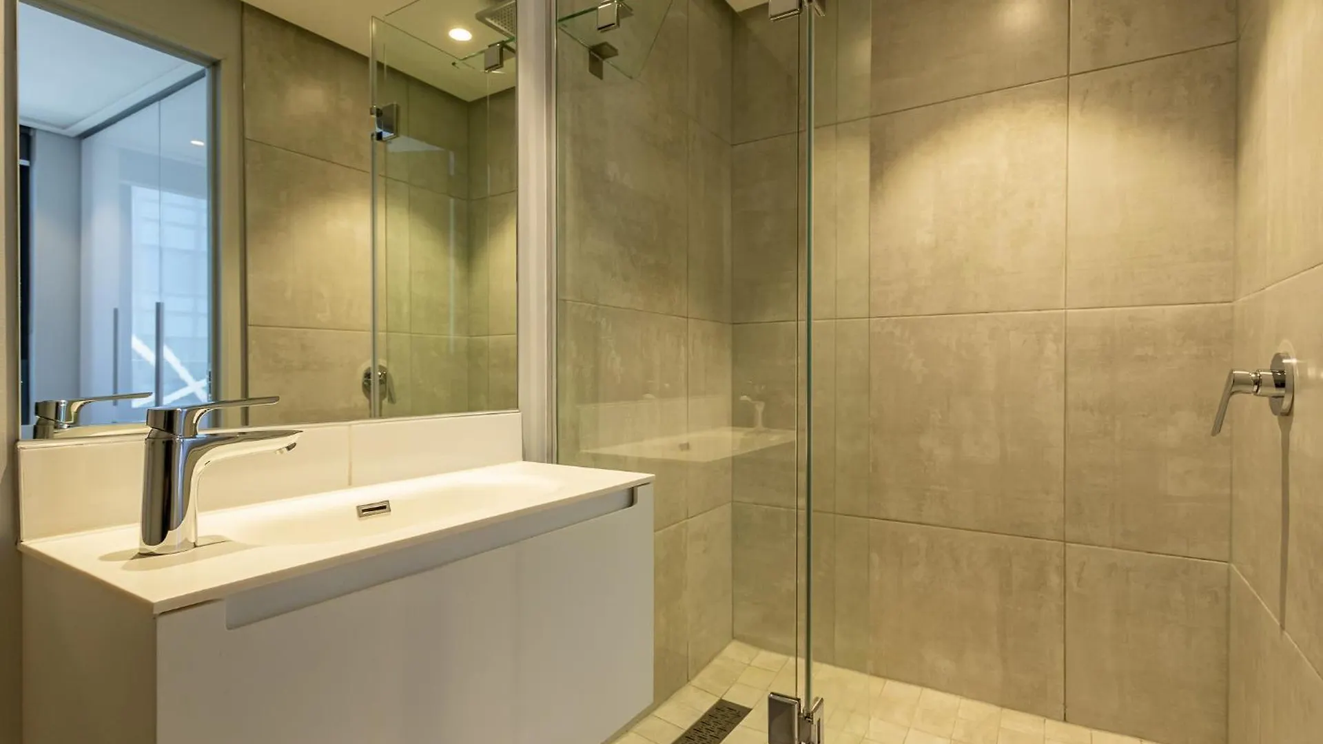 Beautiful Family Apartment With Amazing Views @ 16 On Bree Città del Capo